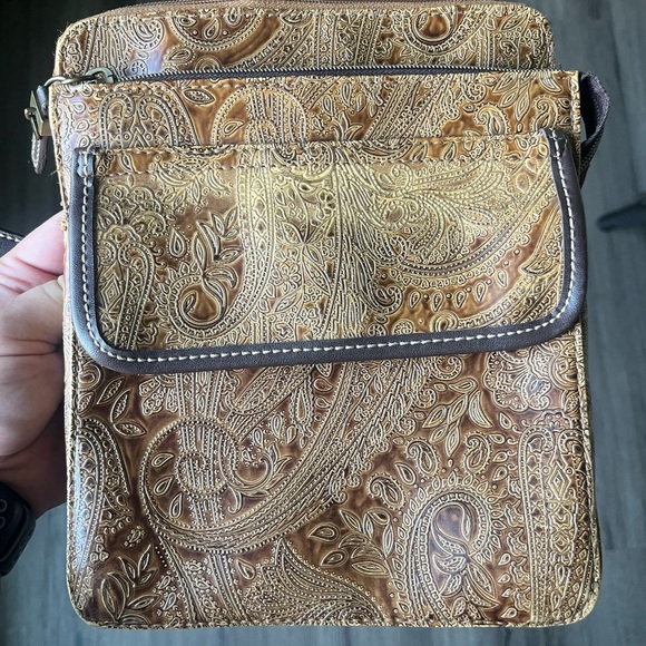 Relic Brown Leather Crossbody Bag - Picture 9 of 9